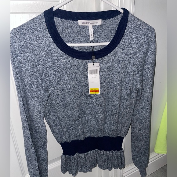 BCBG SWEATER - Picture 1 of 4